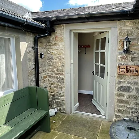 Two Hoots * Wigglesworth