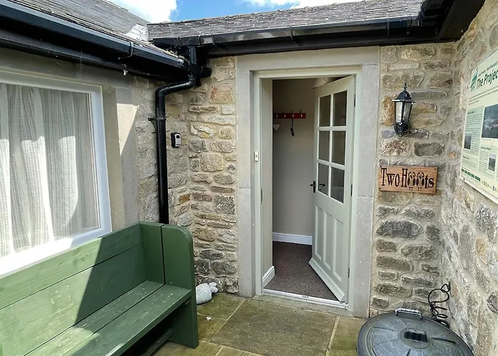 Two Hoots * Wigglesworth